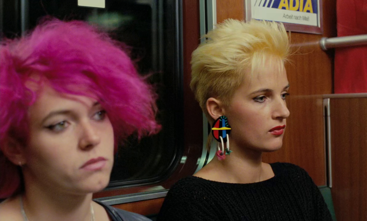 Comparse new wave e goth punk in Dèmoni di Lamberto Bava