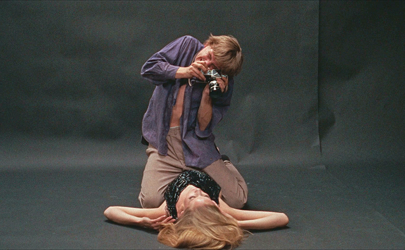 Blow-Up (1966) di Michelangelo Antonioni