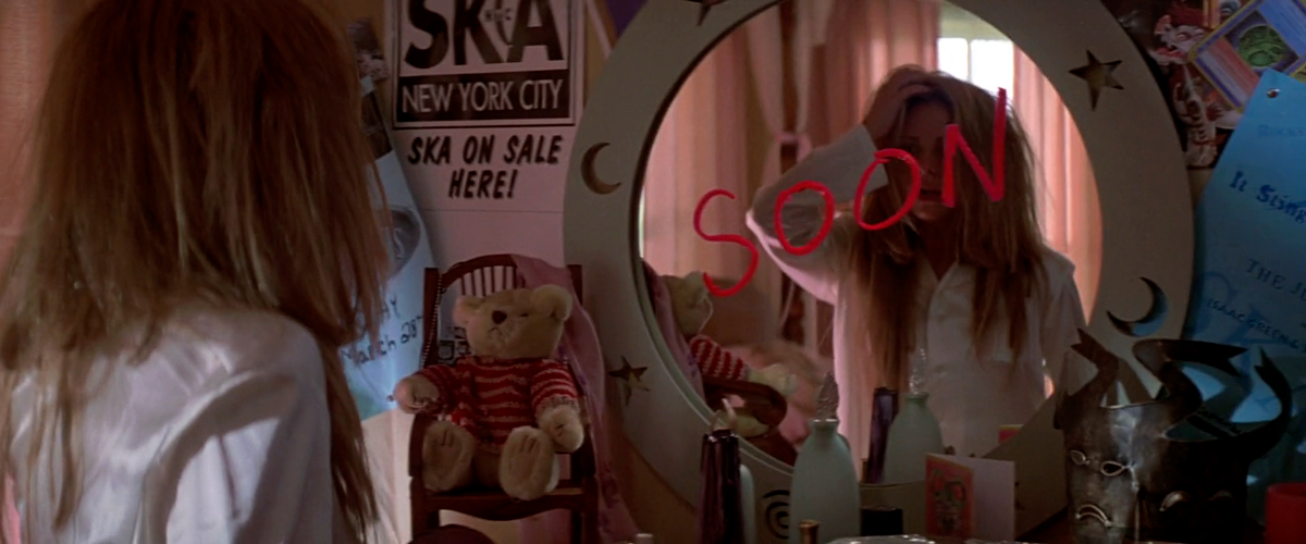 Poster della Moon Ska Records nel film So cosa hai fatto (1997)
